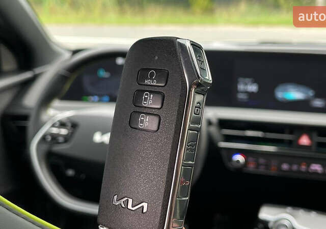 Сірий Кіа EV6, об'ємом двигуна 0 л та пробігом 19 тис. км за 27800 $, фото 84 на Automoto.ua