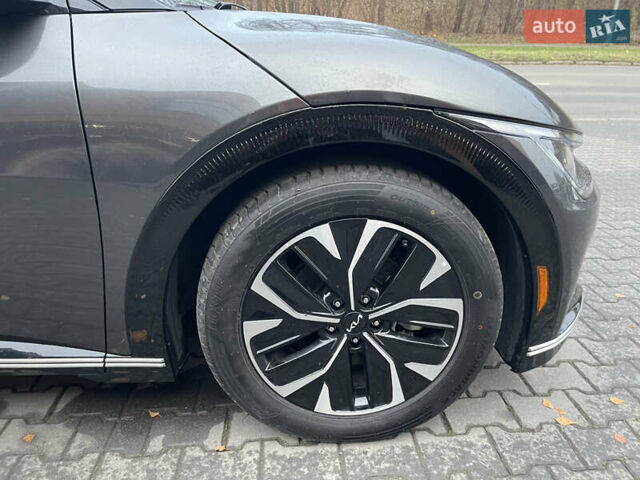 Серый Киа EV6, объемом двигателя 0 л и пробегом 68 тыс. км за 26500 $, фото 28 на Automoto.ua