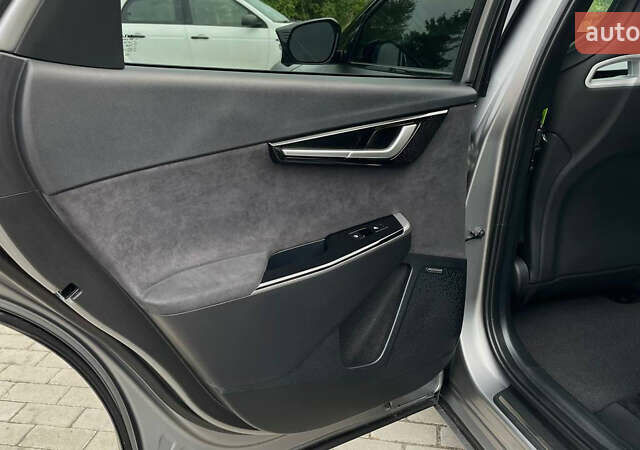 Сірий Кіа EV6, об'ємом двигуна 0 л та пробігом 19 тис. км за 27800 $, фото 64 на Automoto.ua