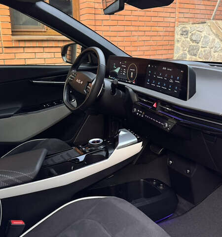 Серый Киа EV6, объемом двигателя 0 л и пробегом 23 тыс. км за 33000 $, фото 28 на Automoto.ua