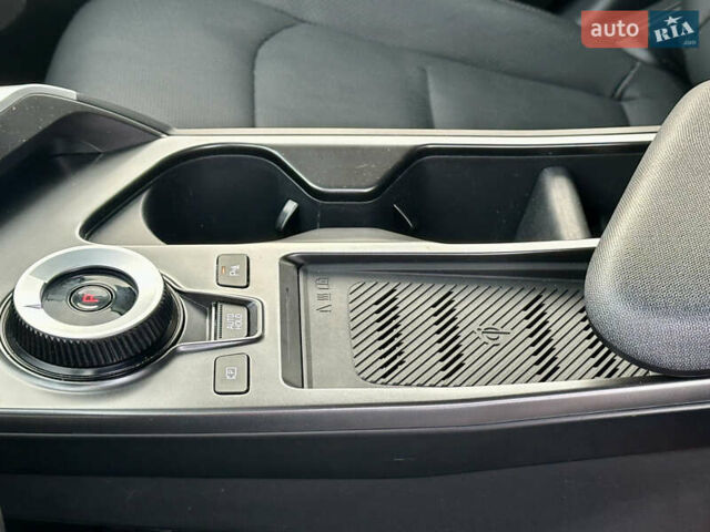 Сірий Кіа EV6, об'ємом двигуна 0 л та пробігом 31 тис. км за 24900 $, фото 17 на Automoto.ua