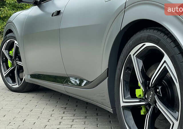 Сірий Кіа EV6, об'ємом двигуна 0 л та пробігом 19 тис. км за 27800 $, фото 49 на Automoto.ua