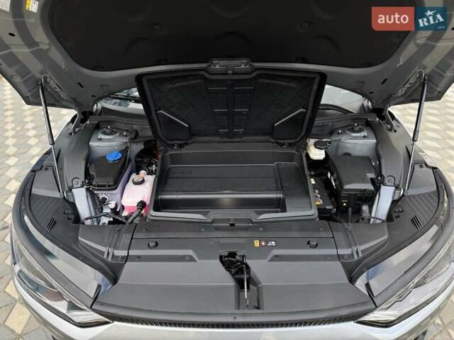 Сірий Кіа EV6, об'ємом двигуна 0 л та пробігом 43 тис. км за 26500 $, фото 14 на Automoto.ua