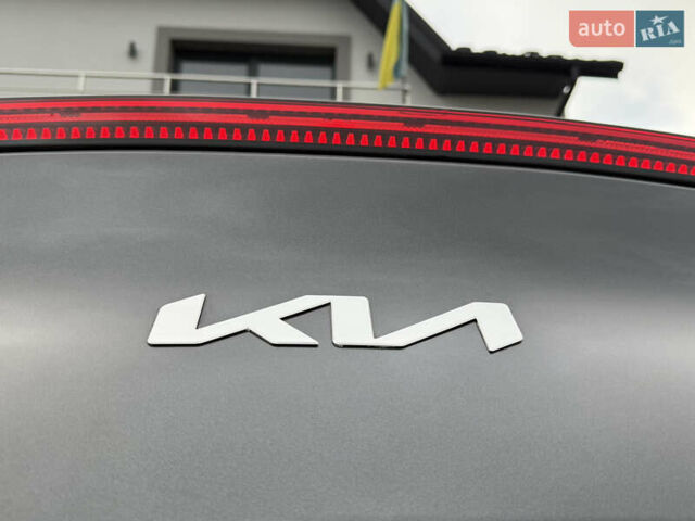 Серый Киа EV6, объемом двигателя 0 л и пробегом 47 тыс. км за 26900 $, фото 101 на Automoto.ua