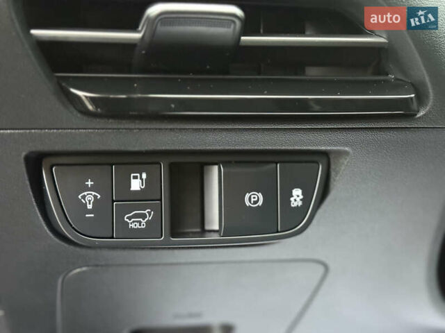 Серый Киа EV6, объемом двигателя 0 л и пробегом 47 тыс. км за 26900 $, фото 72 на Automoto.ua