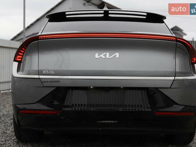Сірий Кіа EV6, об'ємом двигуна 0 л та пробігом 310 тис. км за 16899 $, фото 15 на Automoto.ua