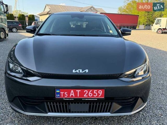 Серый Киа EV6, объемом двигателя 0 л и пробегом 34 тыс. км за 24000 $, фото 46 на Automoto.ua