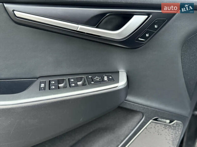 Серый Киа EV6, объемом двигателя 0 л и пробегом 47 тыс. км за 26900 $, фото 53 на Automoto.ua