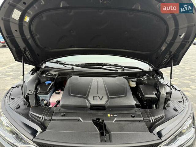 Серый Киа EV6, объемом двигателя 0 л и пробегом 47 тыс. км за 26900 $, фото 97 на Automoto.ua