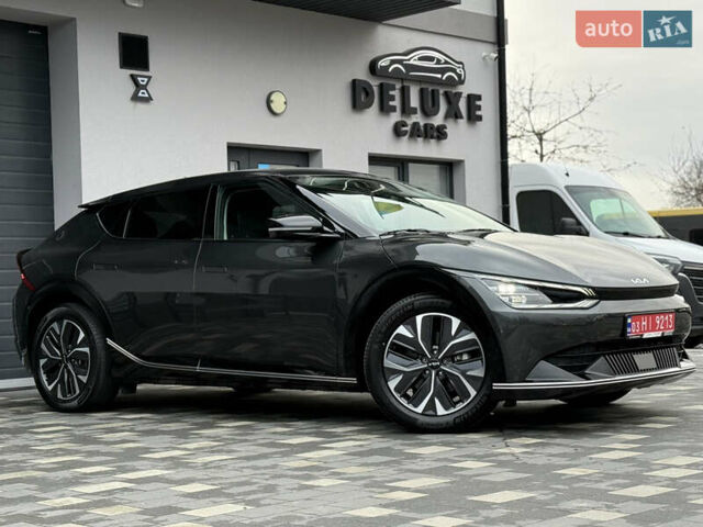 Серый Киа EV6, объемом двигателя 0 л и пробегом 47 тыс. км за 26900 $, фото 7 на Automoto.ua