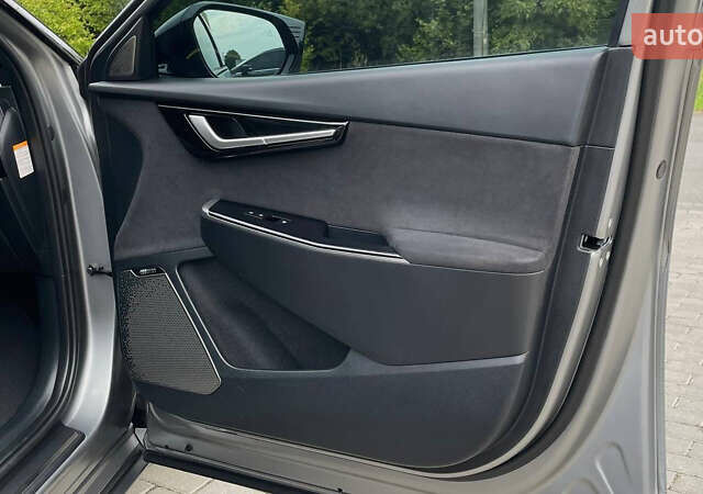 Сірий Кіа EV6, об'ємом двигуна 0 л та пробігом 19 тис. км за 27800 $, фото 74 на Automoto.ua