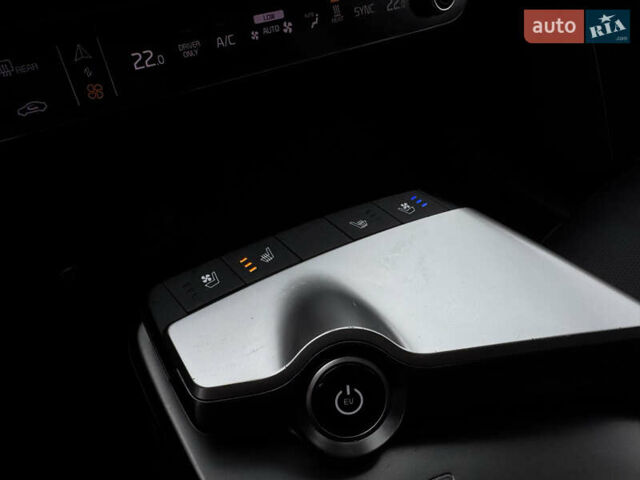 Сірий Кіа EV6, об'ємом двигуна 0 л та пробігом 98 тис. км за 23500 $, фото 16 на Automoto.ua