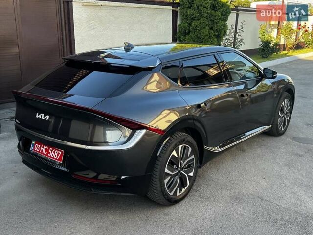 Серый Киа EV6, объемом двигателя 0 л и пробегом 53 тыс. км за 28700 $, фото 7 на Automoto.ua