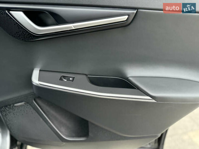 Серый Киа EV6, объемом двигателя 0 л и пробегом 47 тыс. км за 26900 $, фото 83 на Automoto.ua