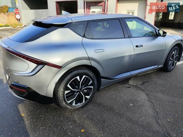 Серый Киа EV6, объемом двигателя 0 л и пробегом 3 тыс. км за 29903 $, фото 6 на Automoto.ua
