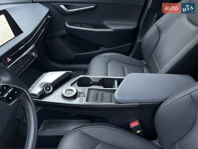 Серый Киа EV6, объемом двигателя 0 л и пробегом 68 тыс. км за 26500 $, фото 22 на Automoto.ua