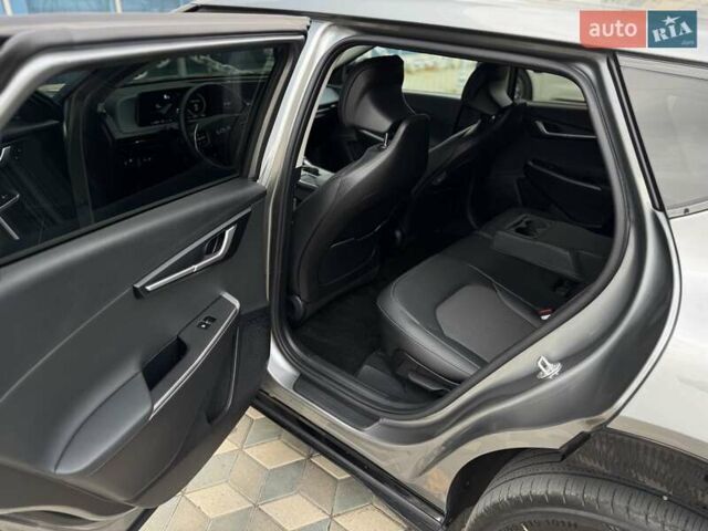 Сірий Кіа EV6, об'ємом двигуна 0 л та пробігом 43 тис. км за 26500 $, фото 25 на Automoto.ua