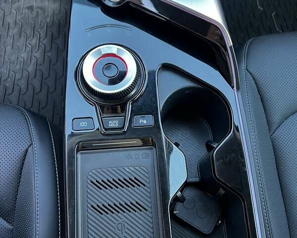 Серый Киа EV6, объемом двигателя 0 л и пробегом 53 тыс. км за 28700 $, фото 12 на Automoto.ua