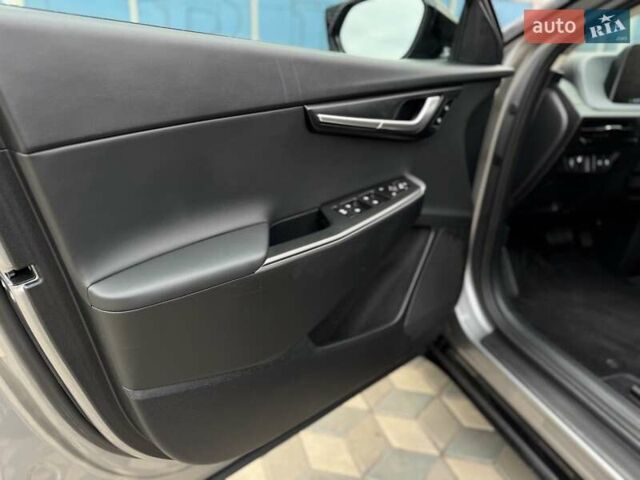 Сірий Кіа EV6, об'ємом двигуна 0 л та пробігом 43 тис. км за 26500 $, фото 23 на Automoto.ua