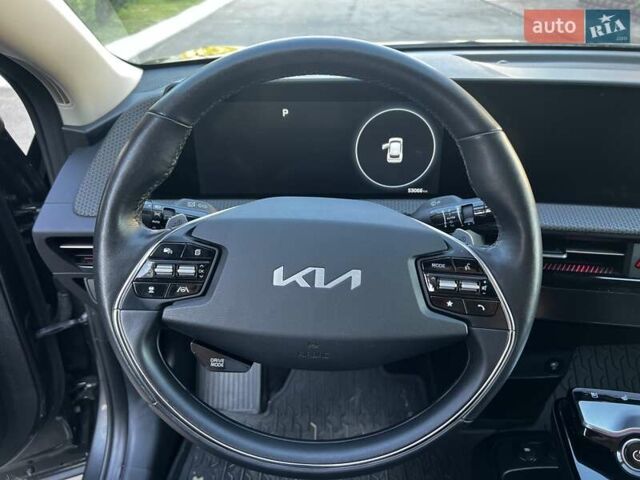 Серый Киа EV6, объемом двигателя 0 л и пробегом 53 тыс. км за 28700 $, фото 11 на Automoto.ua