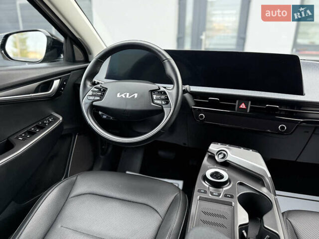 Серый Киа EV6, объемом двигателя 0 л и пробегом 47 тыс. км за 26900 $, фото 66 на Automoto.ua