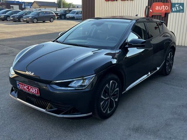 Серый Киа EV6, объемом двигателя 0 л и пробегом 53 тыс. км за 28700 $, фото 3 на Automoto.ua
