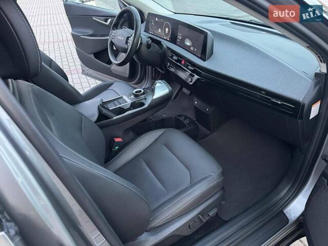 Серый Киа EV6, объемом двигателя 0 л и пробегом 14 тыс. км за 35000 $, фото 20 на Automoto.ua