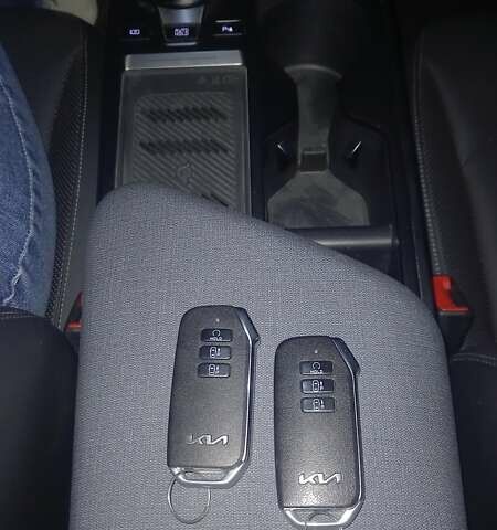 Серый Киа EV6, объемом двигателя 0 л и пробегом 14 тыс. км за 35000 $, фото 26 на Automoto.ua