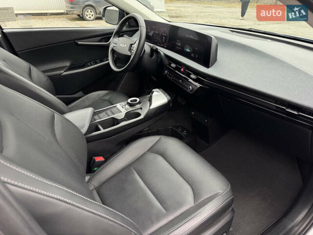 Сірий Кіа EV6, об'ємом двигуна 0 л та пробігом 98 тис. км за 23500 $, фото 15 на Automoto.ua