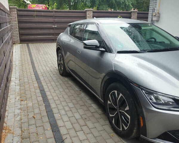 Серый Киа EV6, объемом двигателя 0 л и пробегом 46 тыс. км за 25500 $, фото 1 на Automoto.ua