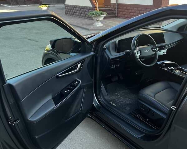 Серый Киа EV6, объемом двигателя 0 л и пробегом 53 тыс. км за 28700 $, фото 8 на Automoto.ua