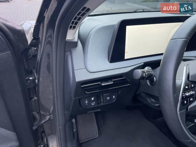 Серый Киа EV6, объемом двигателя 0 л и пробегом 68 тыс. км за 26500 $, фото 21 на Automoto.ua