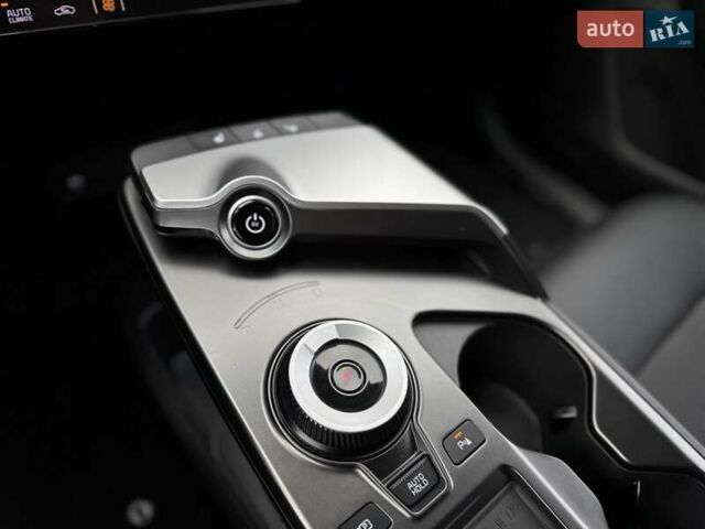Сірий Кіа EV6, об'ємом двигуна 0 л та пробігом 43 тис. км за 26500 $, фото 21 на Automoto.ua