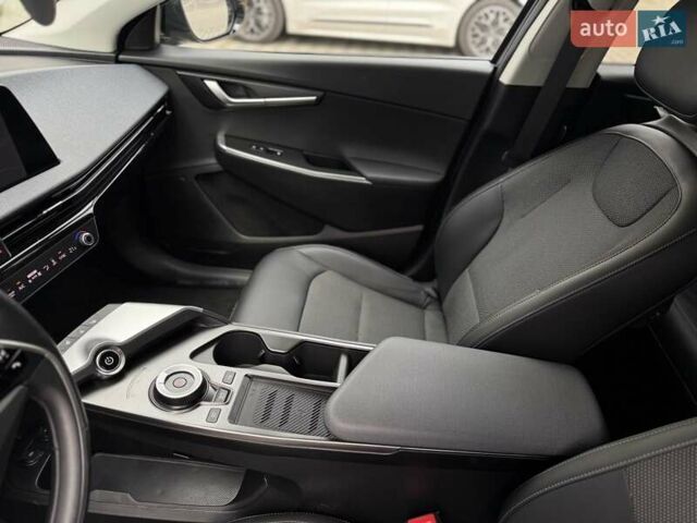Сірий Кіа EV6, об'ємом двигуна 0 л та пробігом 43 тис. км за 26500 $, фото 20 на Automoto.ua