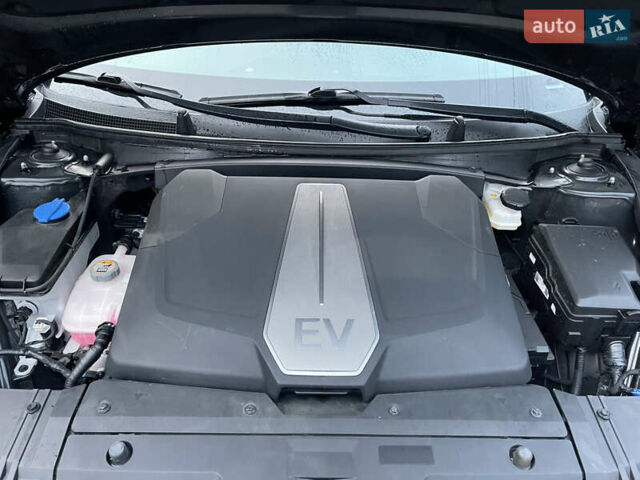 Серый Киа EV6, объемом двигателя 0 л и пробегом 68 тыс. км за 26500 $, фото 32 на Automoto.ua