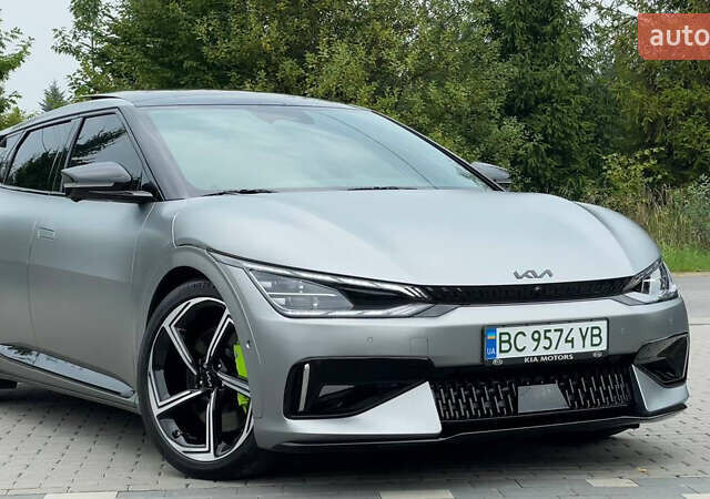 Серый Киа EV6, объемом двигателя 0 л и пробегом 18 тыс. км за 29800 $, фото 2 на Automoto.ua