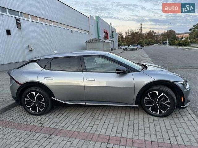 Серый Киа EV6, объемом двигателя 0 л и пробегом 14 тыс. км за 35000 $, фото 7 на Automoto.ua