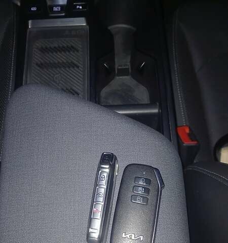 Серый Киа EV6, объемом двигателя 0 л и пробегом 14 тыс. км за 35000 $, фото 22 на Automoto.ua