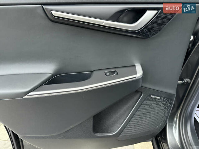 Серый Киа EV6, объемом двигателя 0 л и пробегом 47 тыс. км за 26900 $, фото 89 на Automoto.ua