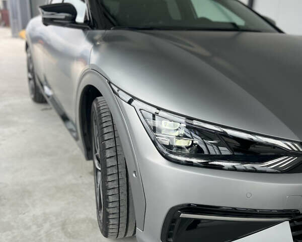 Серый Киа EV6, объемом двигателя 0 л и пробегом 3 тыс. км за 40000 $, фото 6 на Automoto.ua