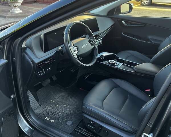 Серый Киа EV6, объемом двигателя 0 л и пробегом 53 тыс. км за 28700 $, фото 9 на Automoto.ua