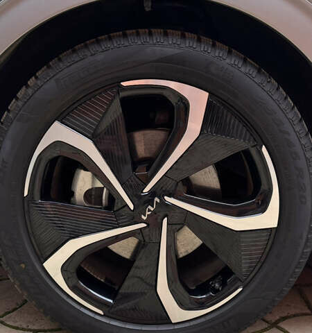 Серый Киа EV6, объемом двигателя 0 л и пробегом 23 тыс. км за 33000 $, фото 13 на Automoto.ua