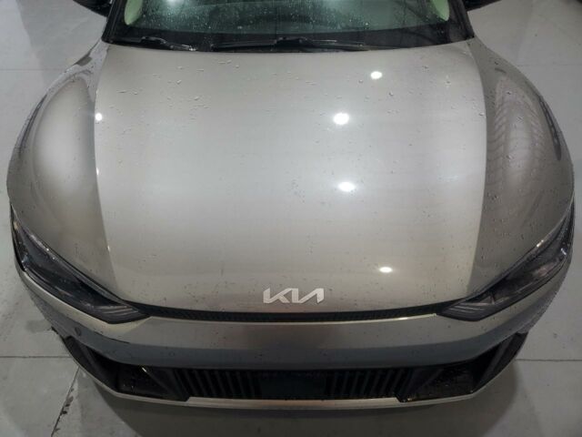 Серый Киа EV6, объемом двигателя 0 л и пробегом 162 тыс. км за 17800 $, фото 11 на Automoto.ua