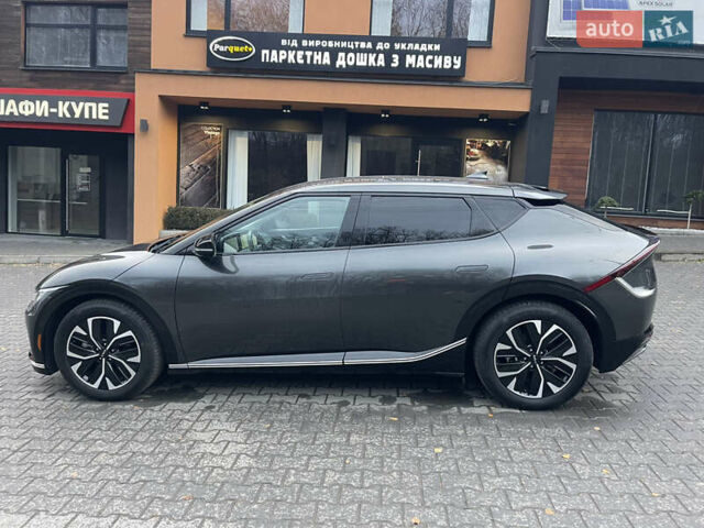 Серый Киа EV6, объемом двигателя 0 л и пробегом 68 тыс. км за 26500 $, фото 3 на Automoto.ua