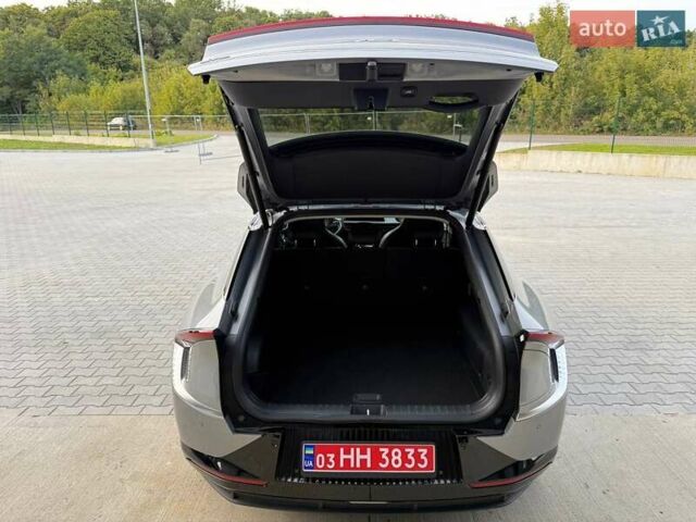 Сірий Кіа EV6, об'ємом двигуна 0 л та пробігом 9 тис. км за 27999 $, фото 33 на Automoto.ua