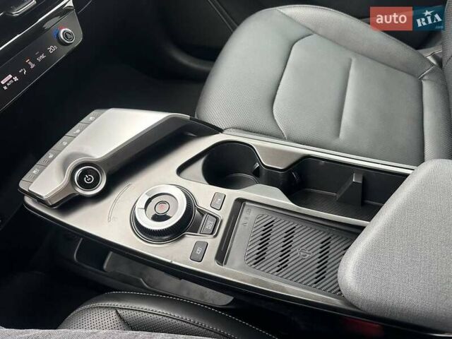 Серый Киа EV6, объемом двигателя 0 л и пробегом 38 тыс. км за 27499 $, фото 70 на Automoto.ua