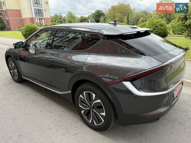 Серый Киа EV6, объемом двигателя 0 л и пробегом 9 тыс. км за 28500 $, фото 5 на Automoto.ua