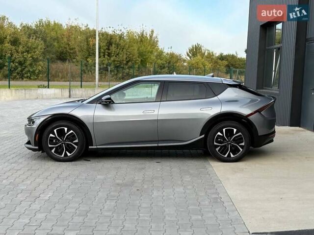 Сірий Кіа EV6, об'ємом двигуна 0 л та пробігом 9 тис. км за 27999 $, фото 74 на Automoto.ua