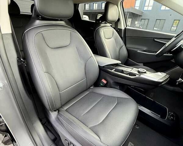 Сірий Кіа EV6, об'ємом двигуна 0 л та пробігом 9 тис. км за 27999 $, фото 54 на Automoto.ua