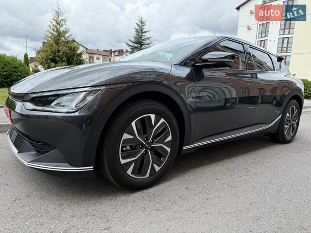 Серый Киа EV6, объемом двигателя 0 л и пробегом 9 тыс. км за 28500 $, фото 1 на Automoto.ua